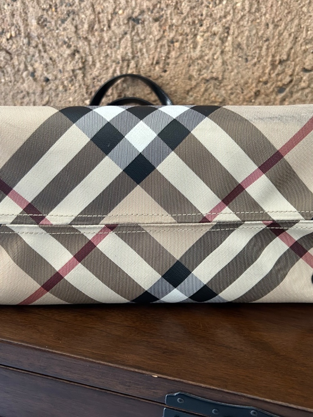 Burberry Classic Nova Check Large Tote Bag | Black Trim - Picture 7 of 16